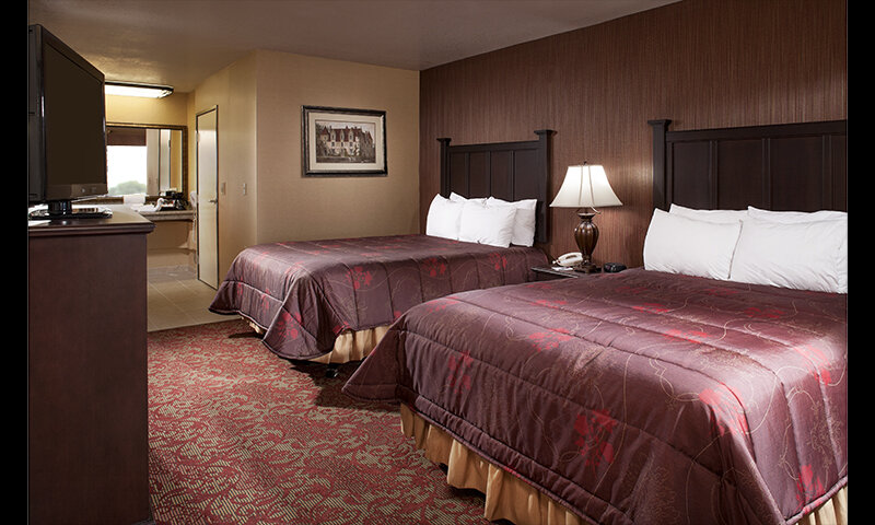 standard room at castle inn and suites hotel